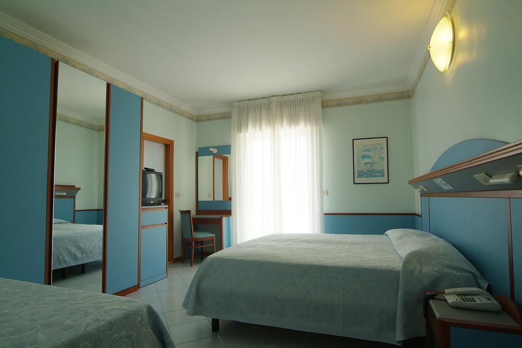 Hotel Arizona Riccione Esterno foto