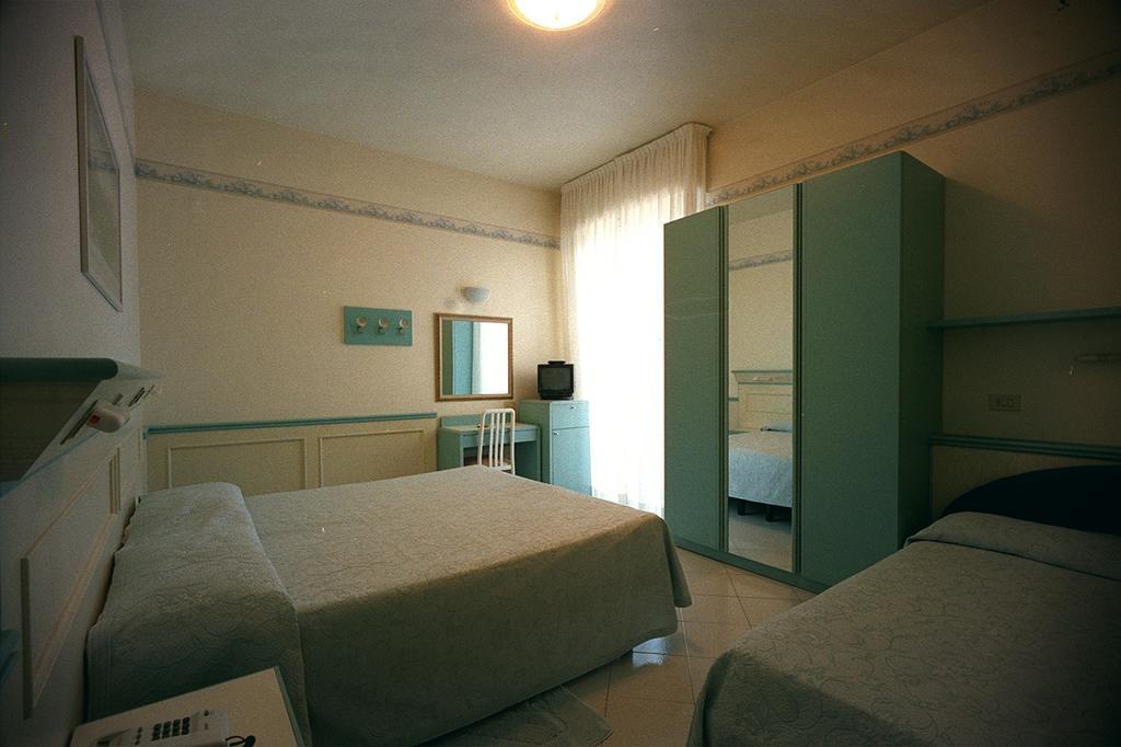 Hotel Arizona Riccione Esterno foto