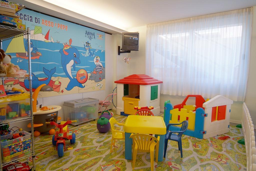 Hotel Arizona Riccione Esterno foto