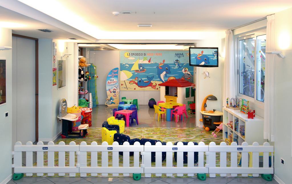Hotel Arizona Riccione Esterno foto
