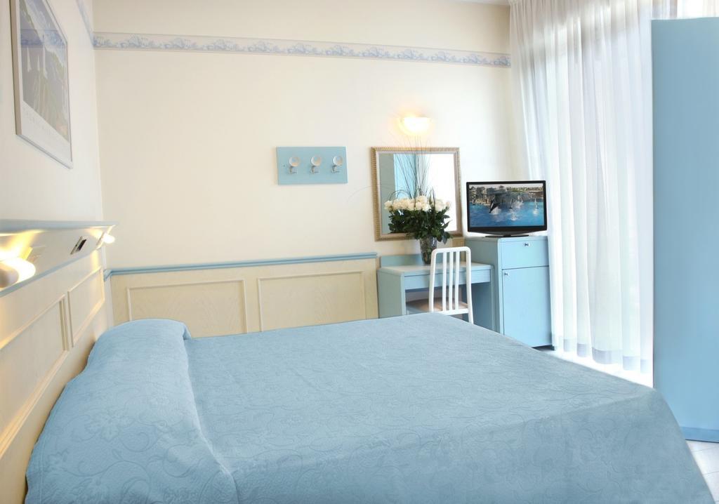 Hotel Arizona Riccione Esterno foto