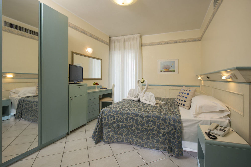 Hotel Arizona Riccione Esterno foto