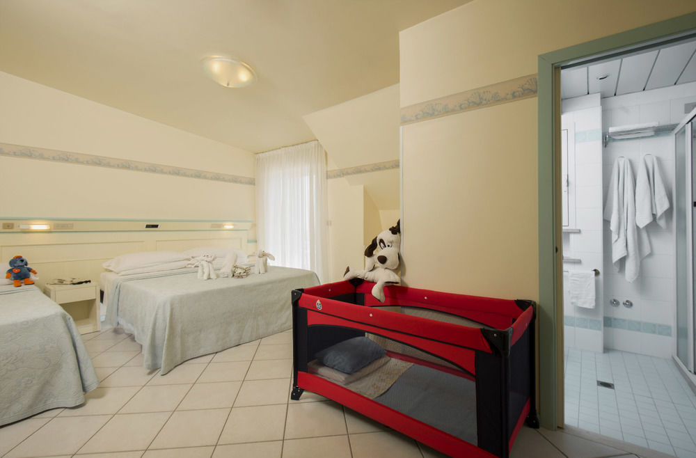Hotel Arizona Riccione Esterno foto
