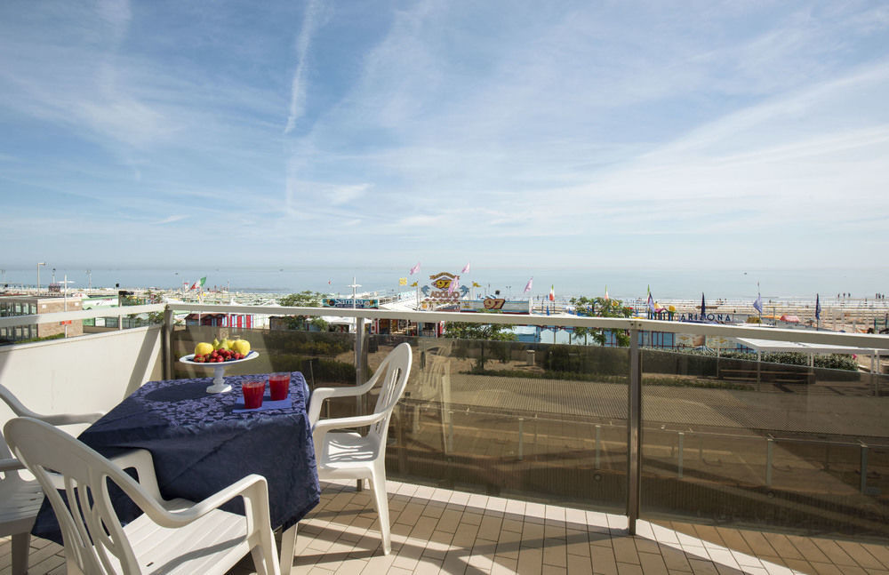 Hotel Arizona Riccione Esterno foto