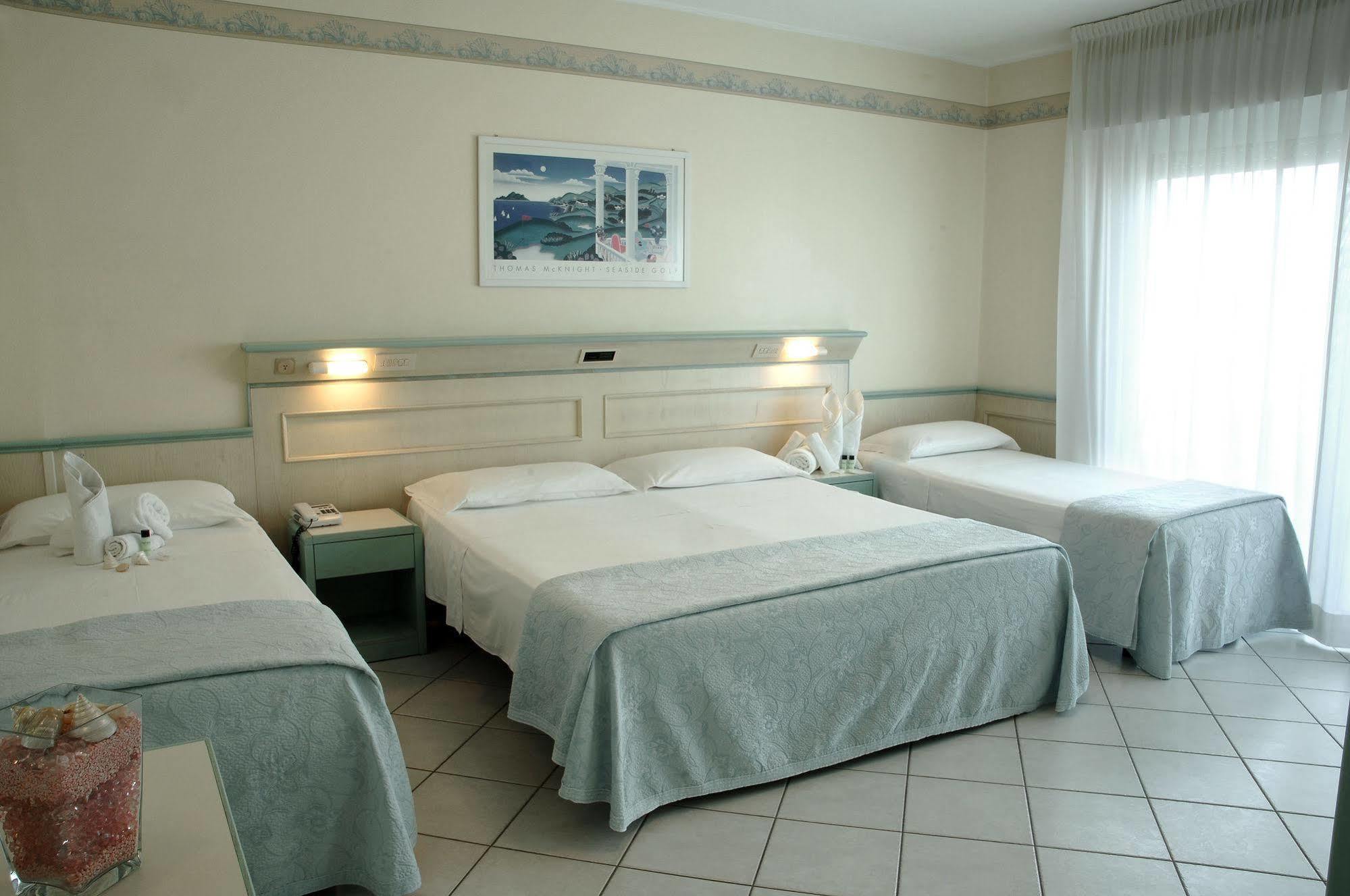 Hotel Arizona Riccione Esterno foto